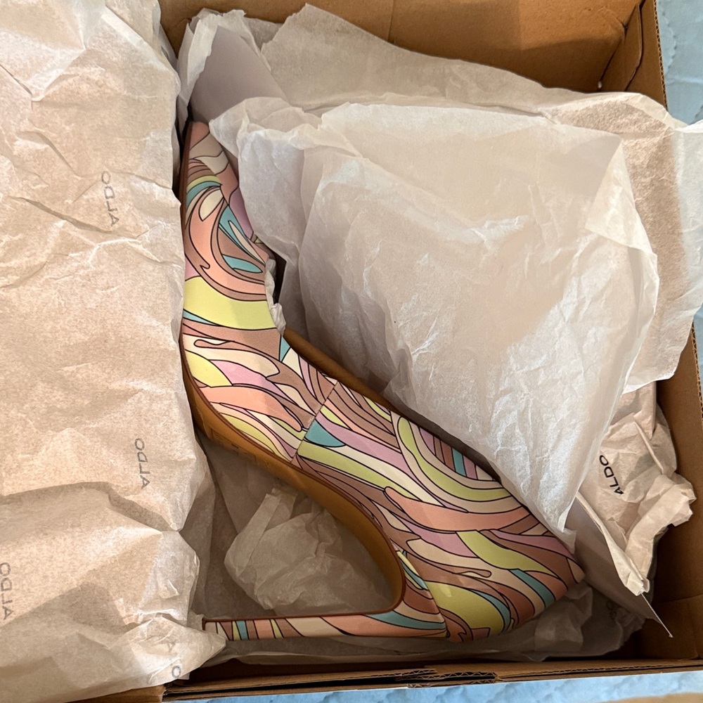 Aldo Cream Shoe Box